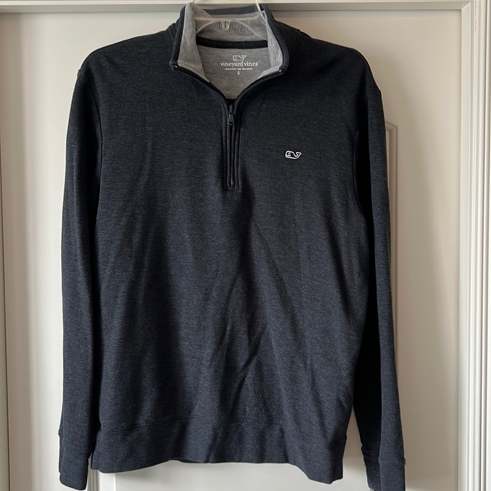Men’s Vineyard Vines 1/4 zip Size Small grey